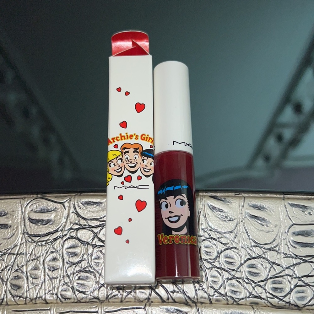 NIB! Mac Cosmetics Archie’s Girls Collection Lipglass In Color Strawberry Malt.